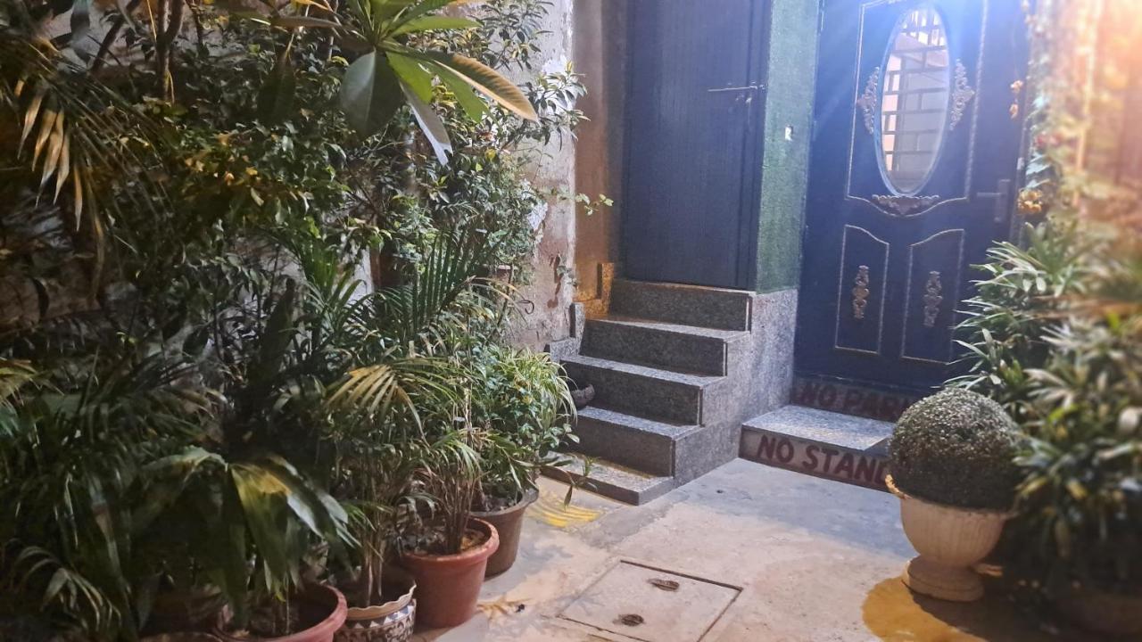 Sufi Khandar Home Stay New Delhi Exterior photo